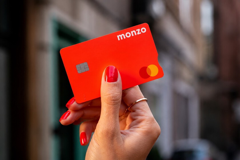 Monzo entra en España con registro en el BOE: desafío real para Revolut