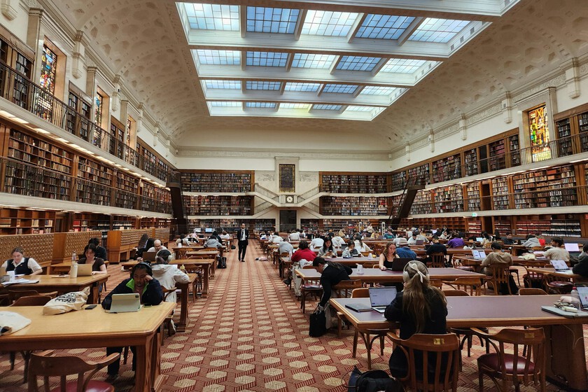 Por qué rendimos más en la biblioteca y cómo replicarlo en casa